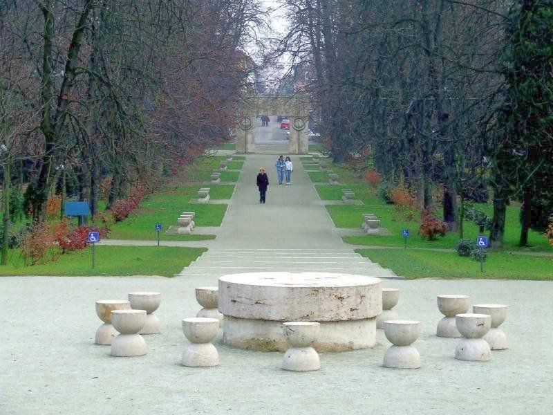 Ansamblul brâncușian din Târgu-Jiu, semn al generozității Ligii Naționale a Femeilor Gorjene 52442