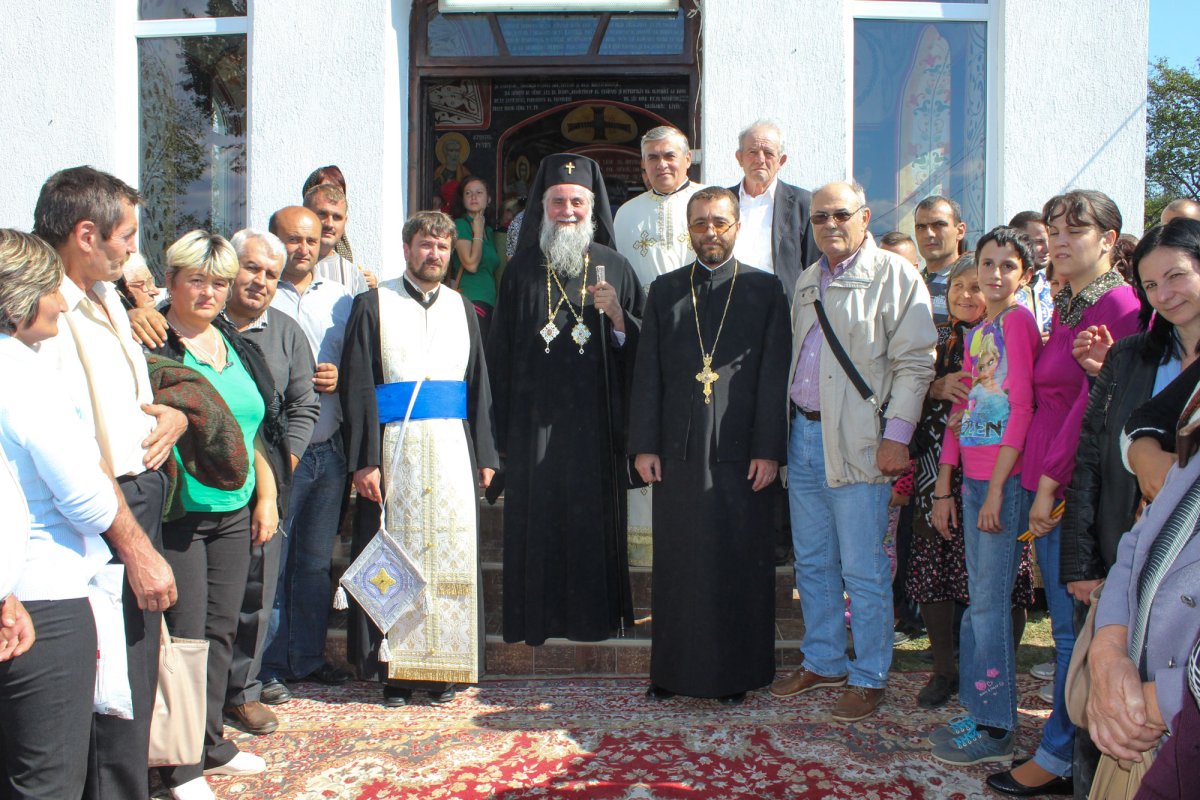 IPS Irineu a resfinţit biserica Parohiei Celei 52287