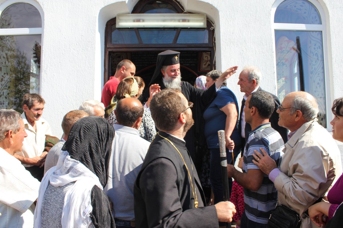 IPS Irineu a resfinţit biserica Parohiei Celei 52289