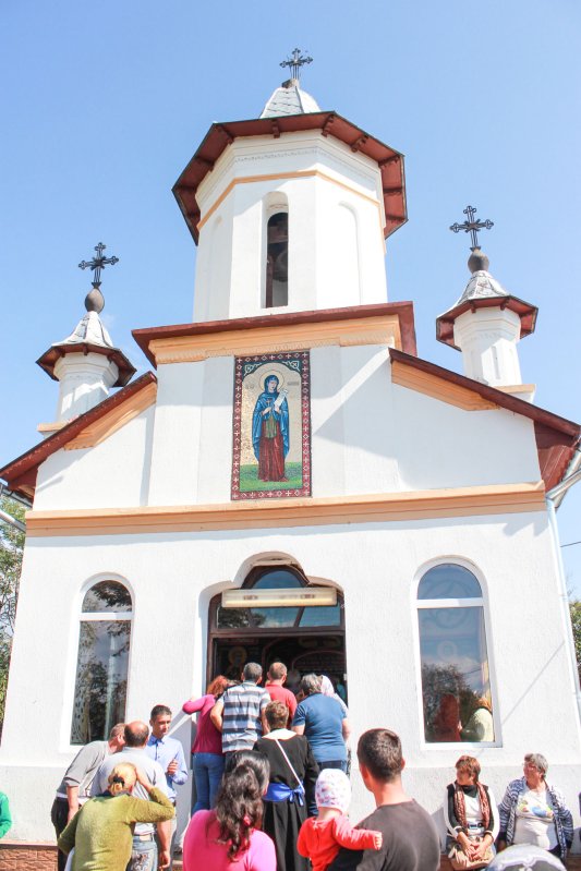 IPS Irineu a resfinţit biserica Parohiei Celei 52290