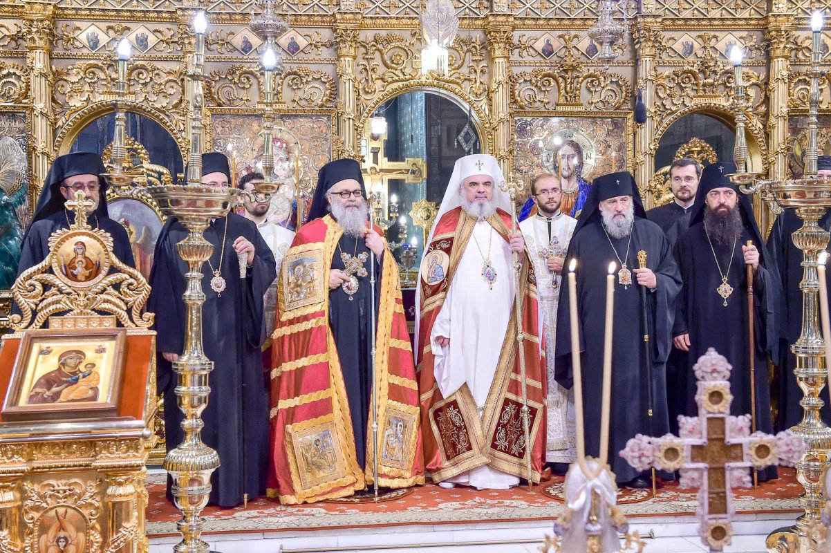 Primirea oficială a invitaţilor la Catedrala Patriarhală 52251