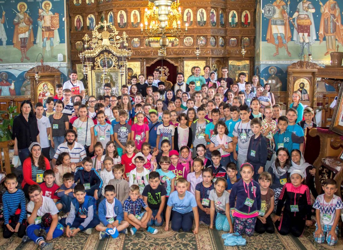 „Taberele au menirea de a descoperi tinerilor un alt mod de viaţă“ 52209