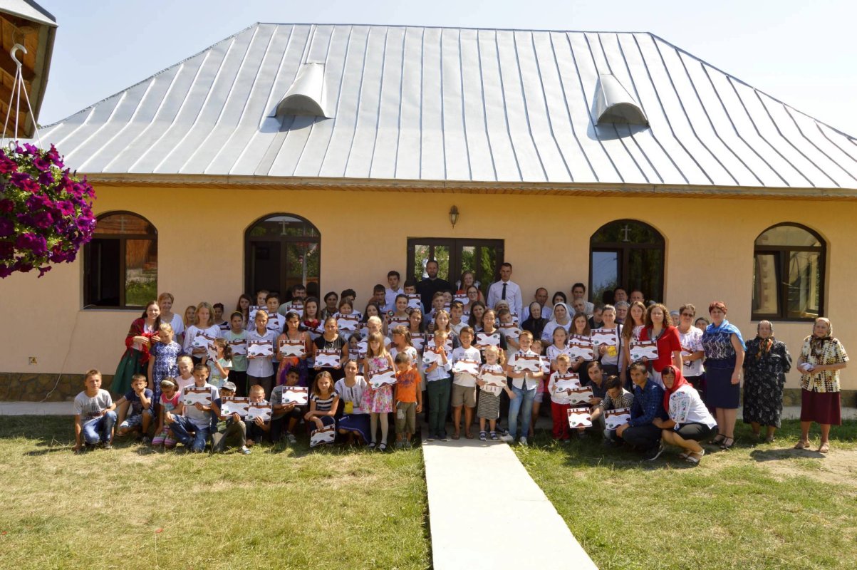 „Taberele au menirea de a descoperi tinerilor un alt mod de viaţă“ 52213