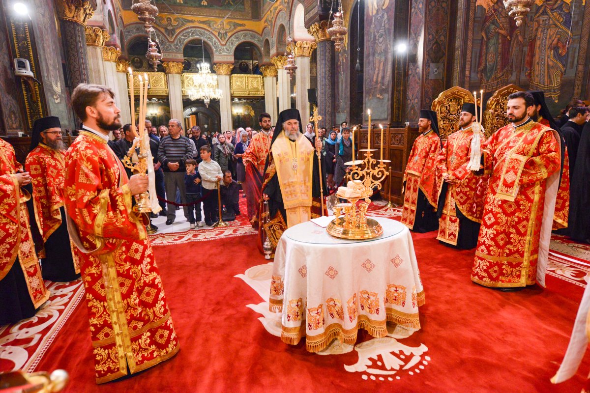 „A ridicat limba română la altarul Bisericii lui Hristos” 52156