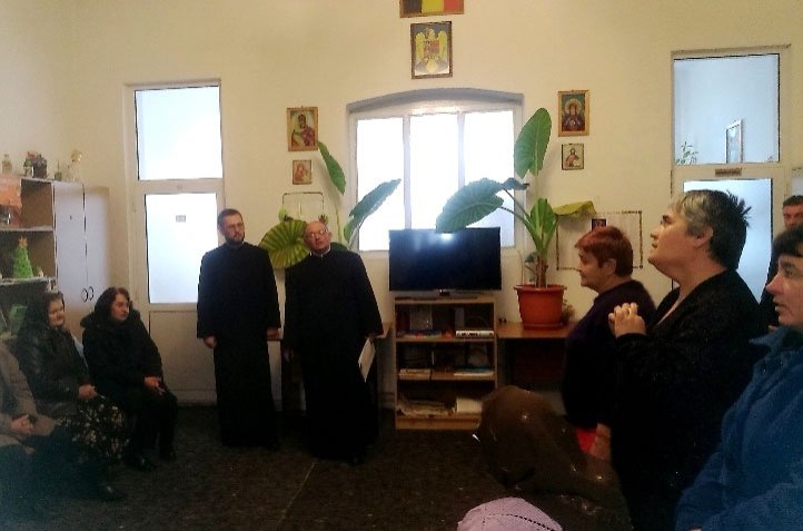 Activităţi cu vârstnicii la Centrul „Sfântul Nicolae” din Mociu, Cluj 52183