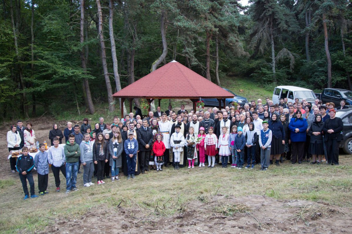 Altar de vară şi troiţă la Morlaca, Huedin 52188