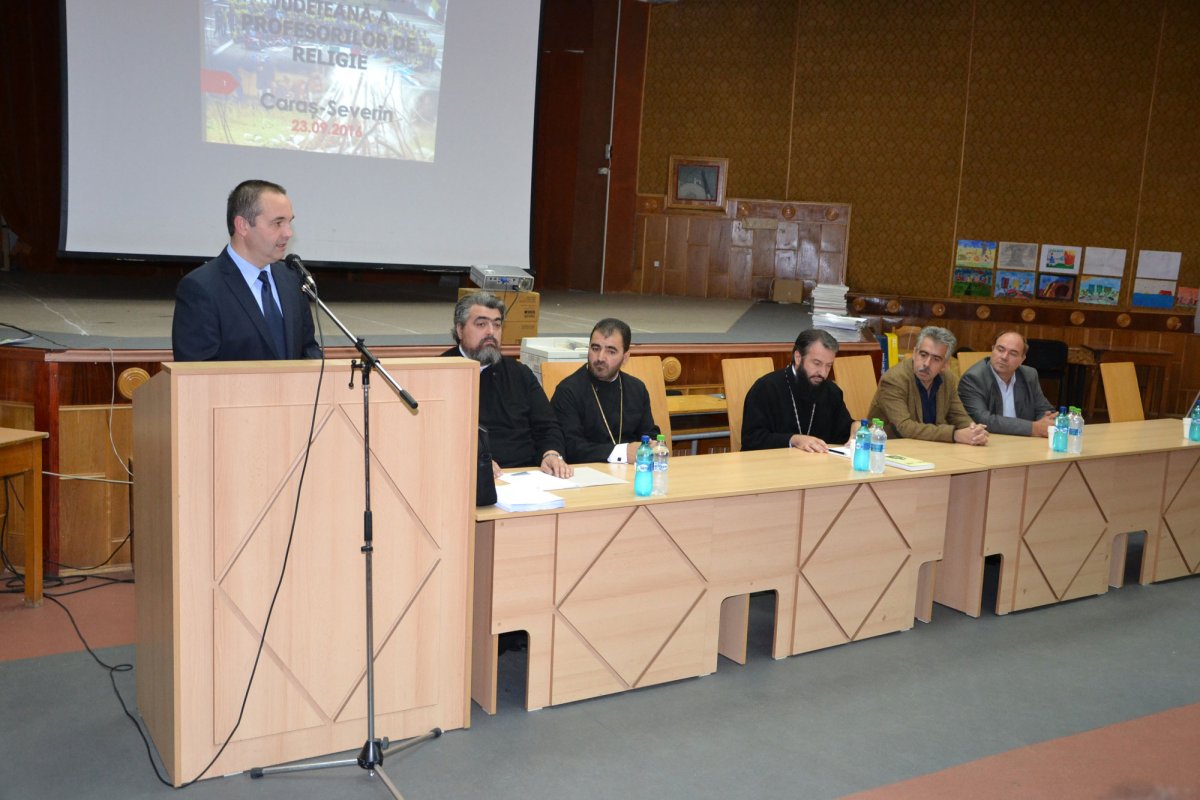 Consfătuire pentru dinamizarea  orei de religie la Reșița 52203