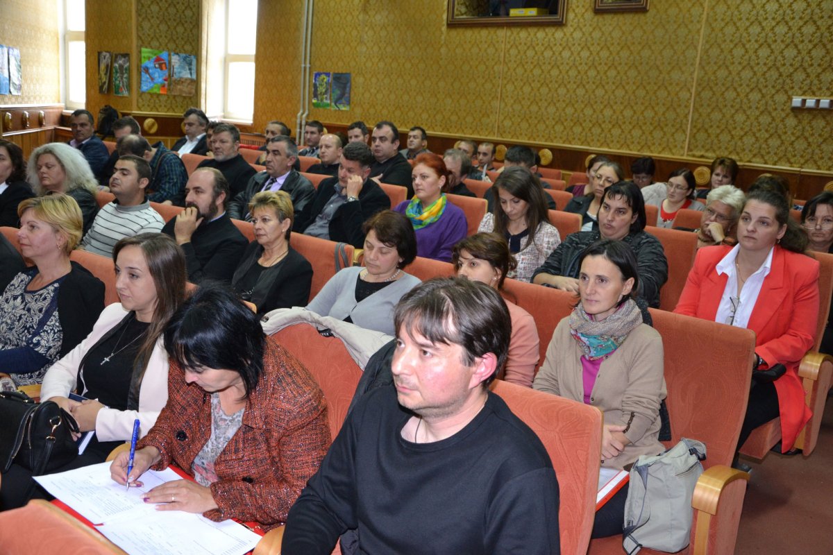 Consfătuire pentru dinamizarea  orei de religie la Reșița 52204