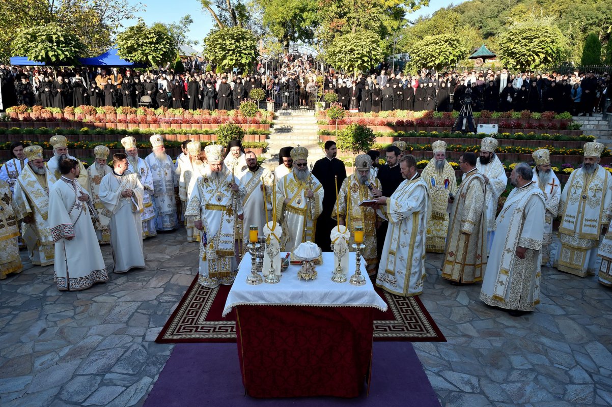 A fost târnosită biserica unei noi mănăstiri a Sfântului Antim 52088