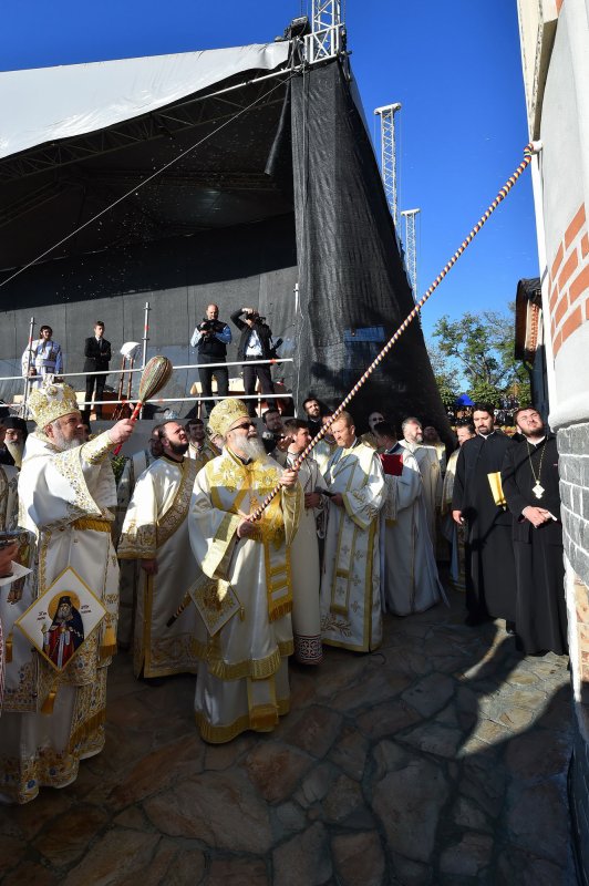 A fost târnosită biserica unei noi mănăstiri a Sfântului Antim 52097