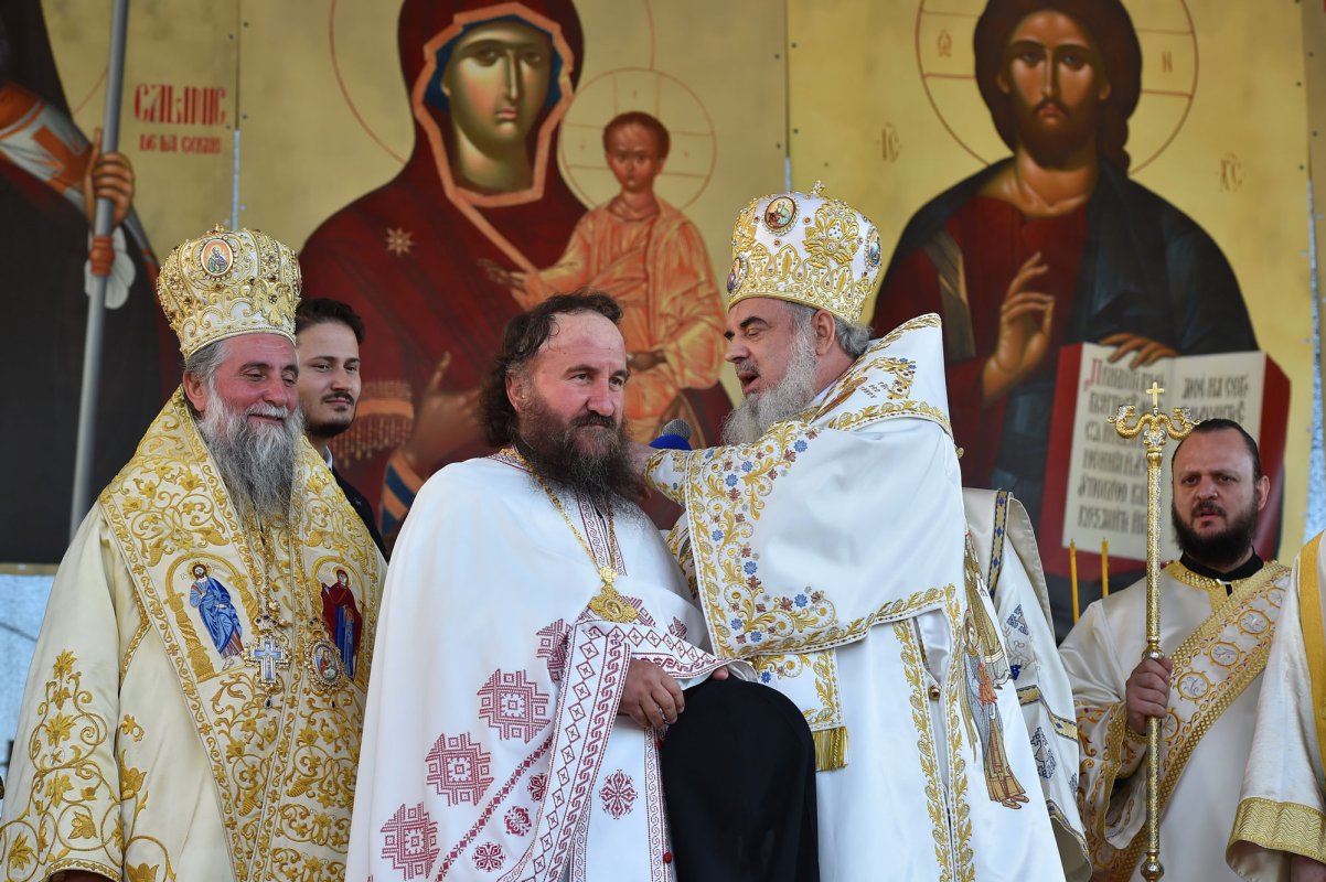 A fost târnosită biserica unei noi mănăstiri a Sfântului Antim 52099