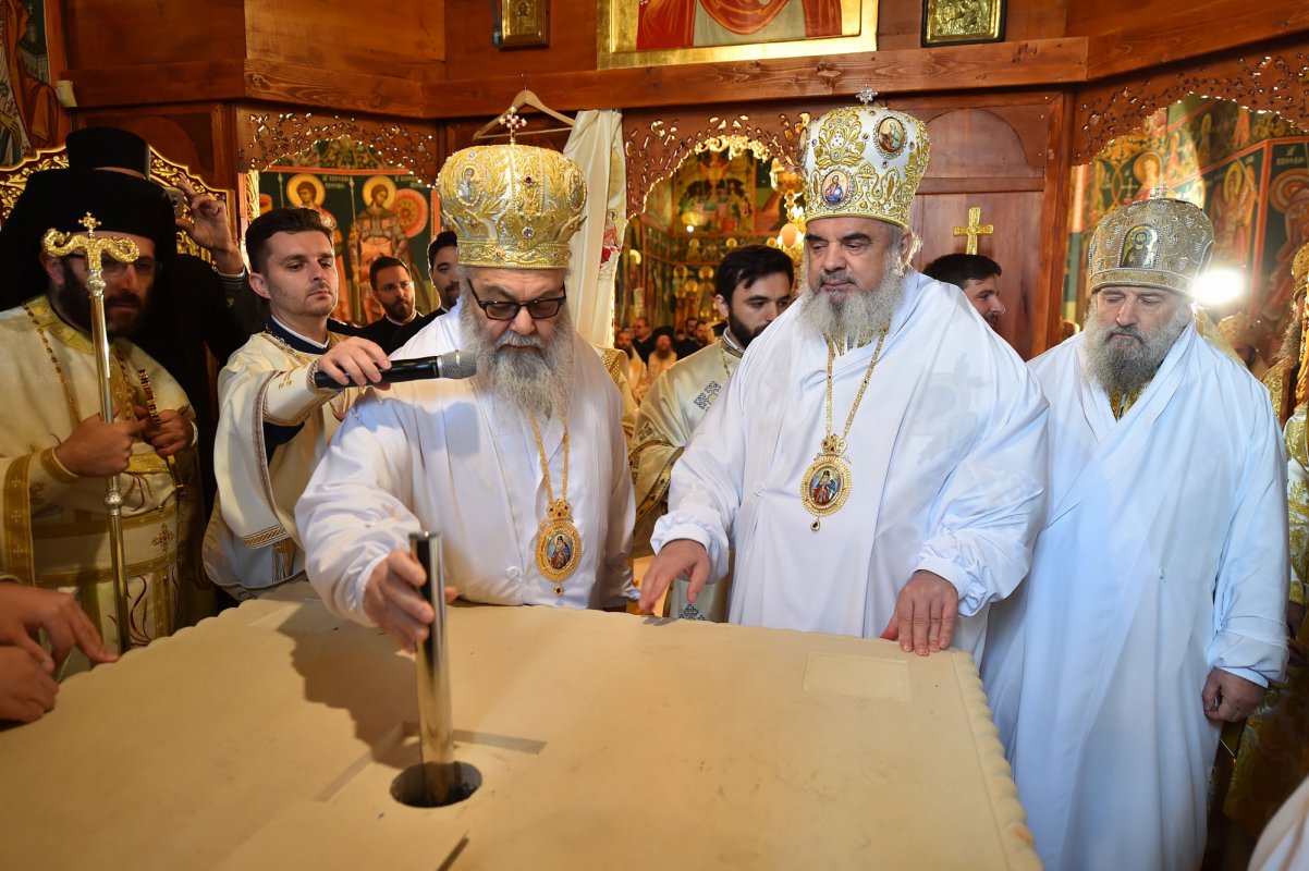 A fost târnosită biserica unei noi mănăstiri a Sfântului Antim 52104