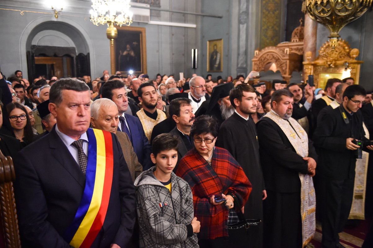 Delegaţiile patriarhale, întâmpinate la Râmnicu-Vâlcea 52118
