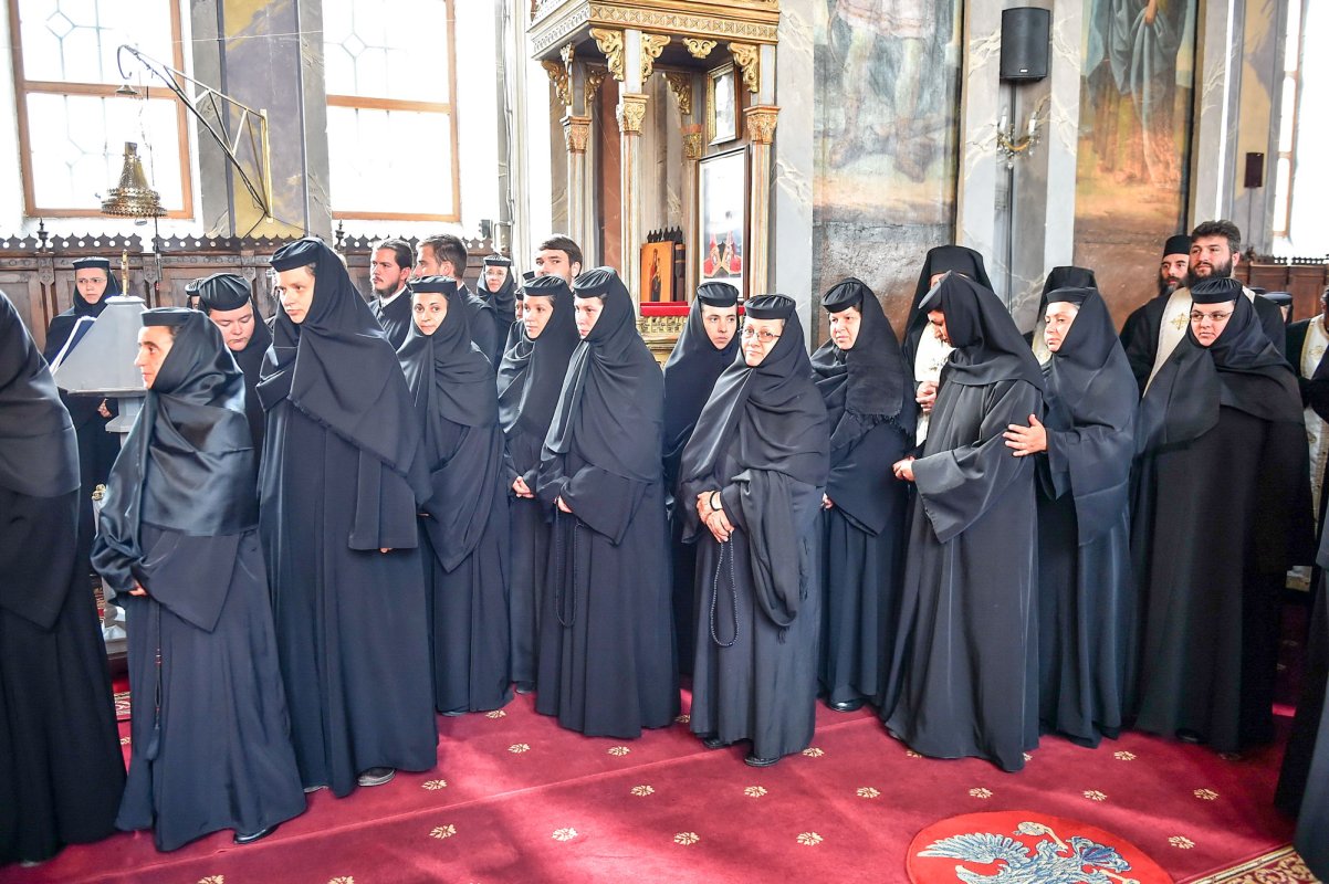 Oaspeţi de seamă la vetre monahale olteneşti 52028