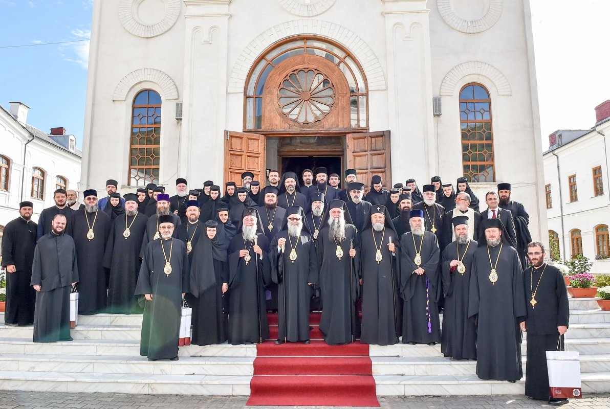 Oaspeţi de seamă la vetre monahale olteneşti 52029