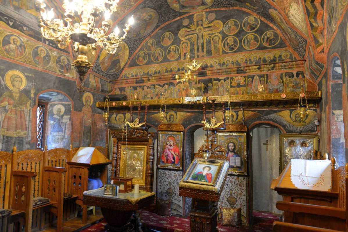 Biserica, inima comunității din Căzănești 51977