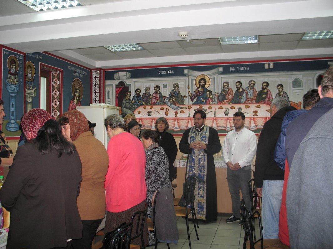 Hrană pentru nevoiași la Biserica Doamna Oltea 51857