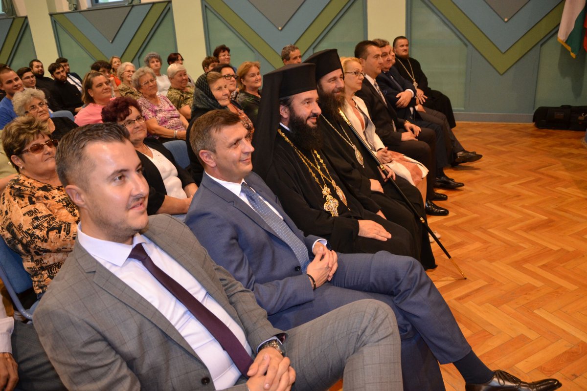 Festivalul românesc „La obârșii, la izvor”, organizat la Gyula 51809