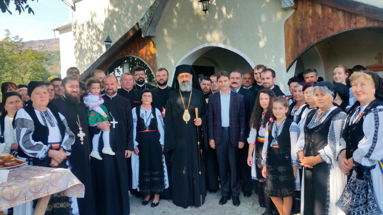 Târnosiri, hramuri și binecuvântări arhierești 51760