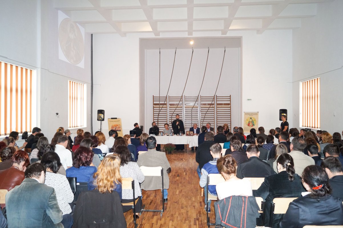 Simpozion de religie în localitatea Măneciu 51742
