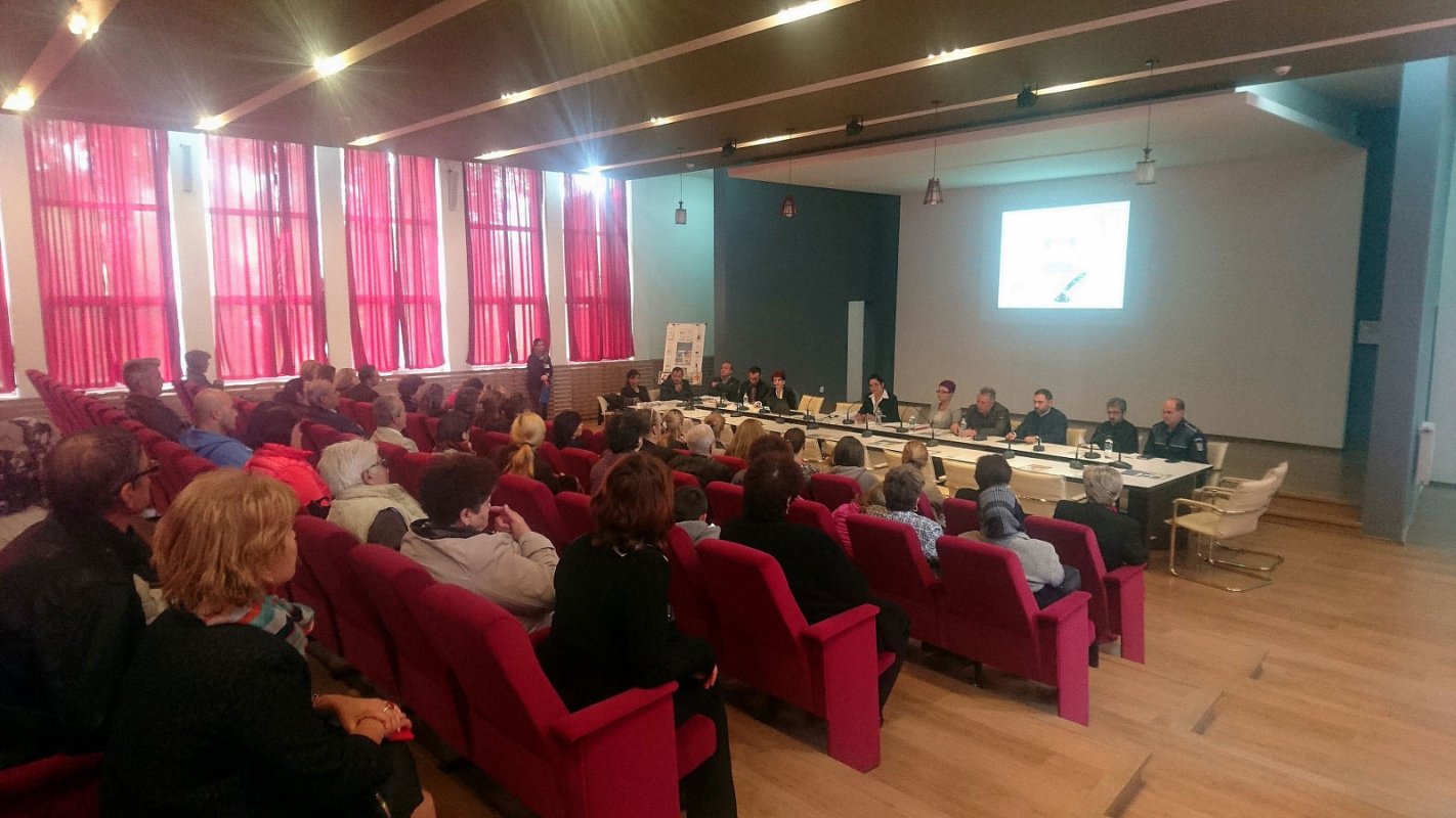 Campanie de prevenire a violenţei în familie la Curtea de Argeş 51605