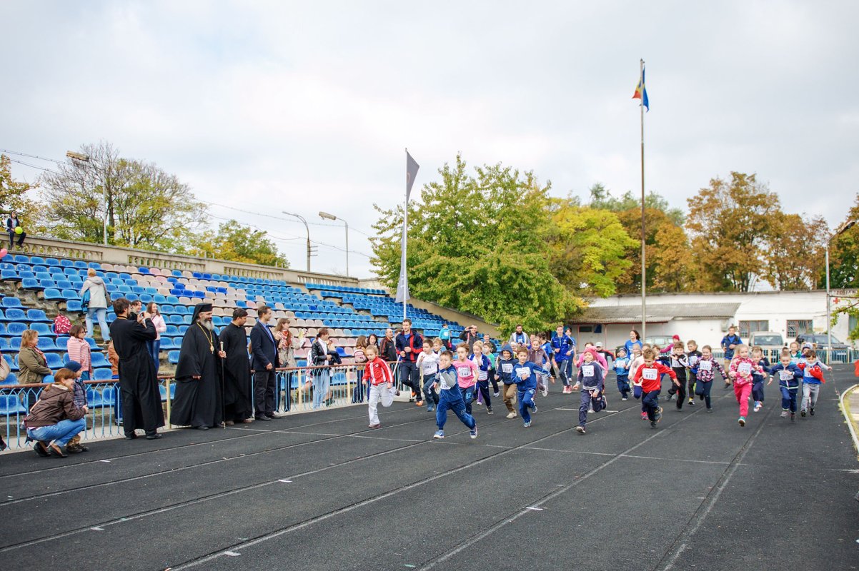 În sprijinul copiilor cu deficienţe de auz 51609