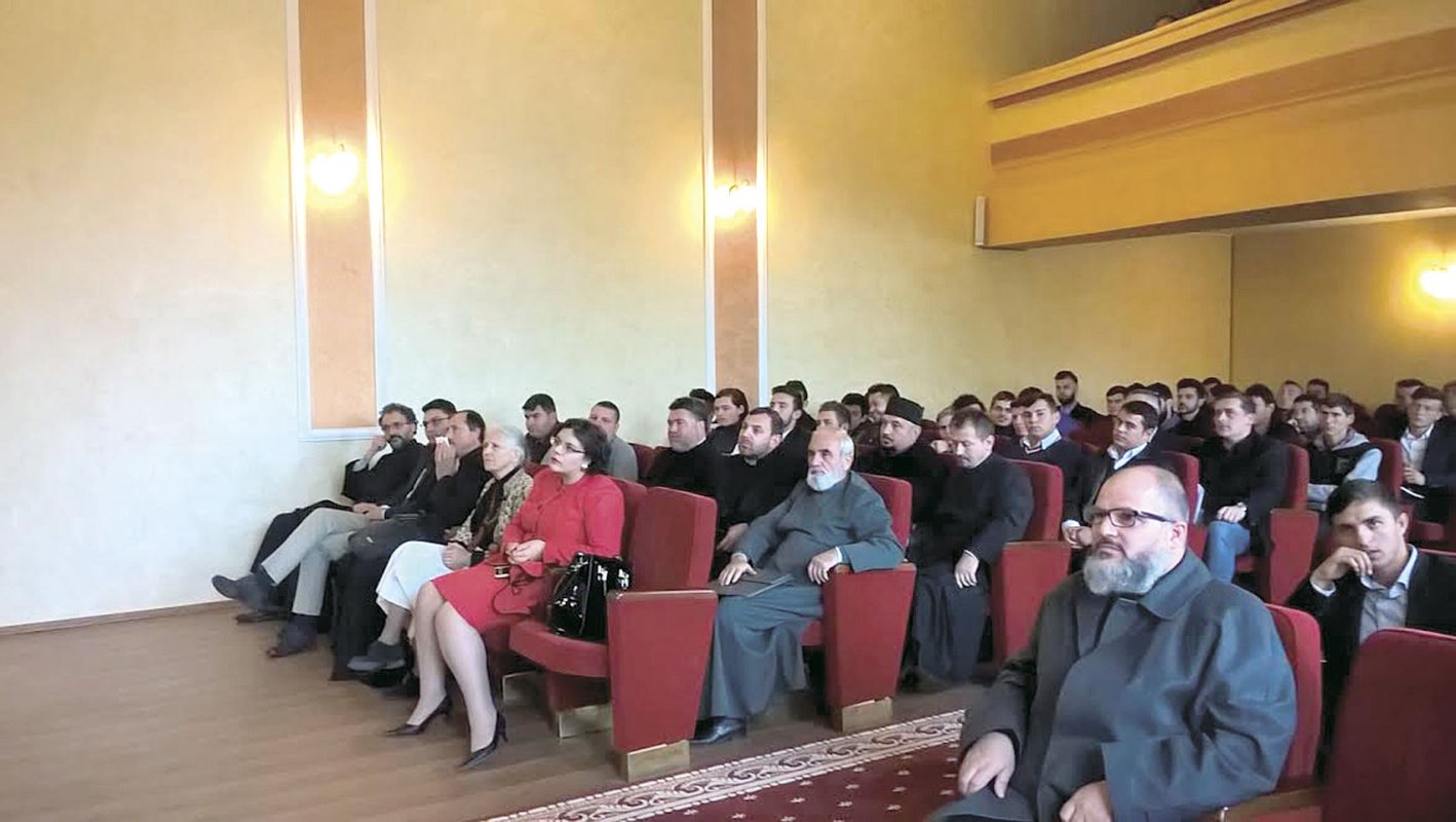 Profesorul Brock le-a vorbit teologilor craioveni 51321