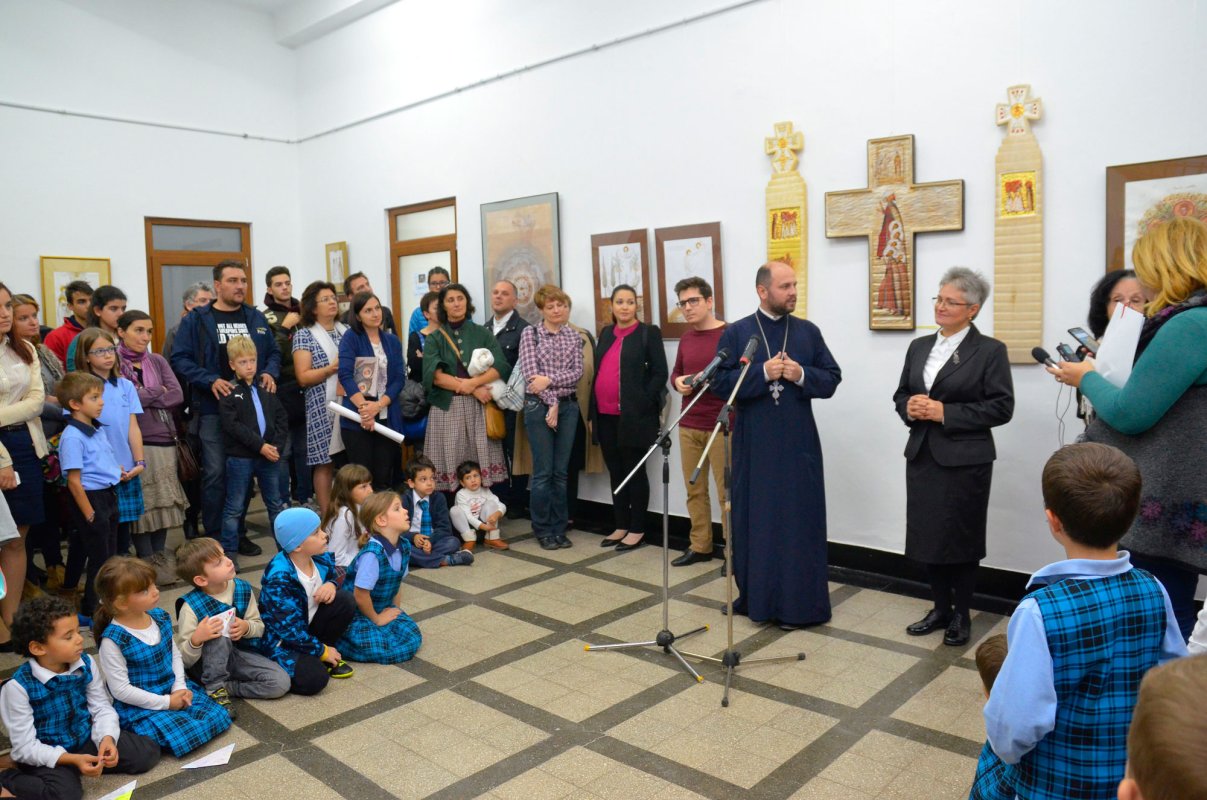 Vernisajul expoziției Peste vârfuri... 51305