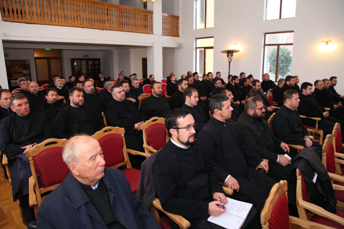 Conferinţele de toamnă continuă în eparhiile transilvane 51248