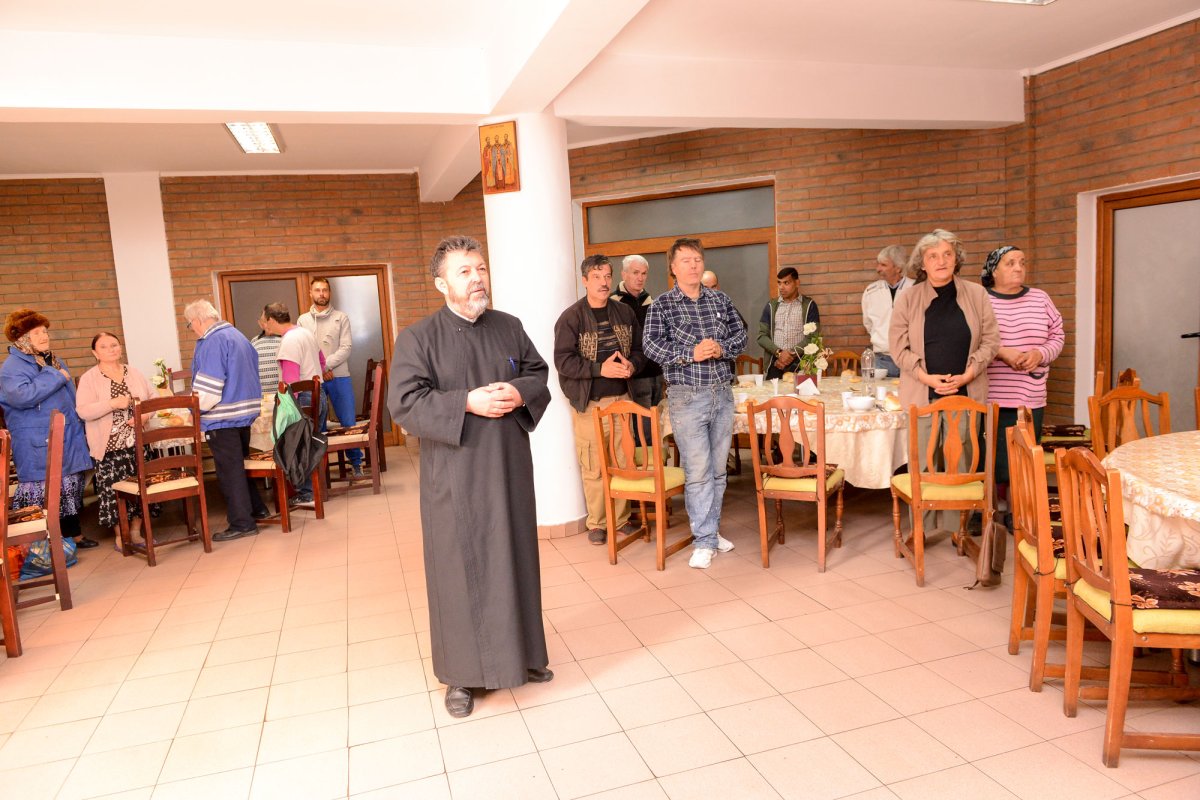 Zilnic o masă caldă pentru 200 de persoane 51214