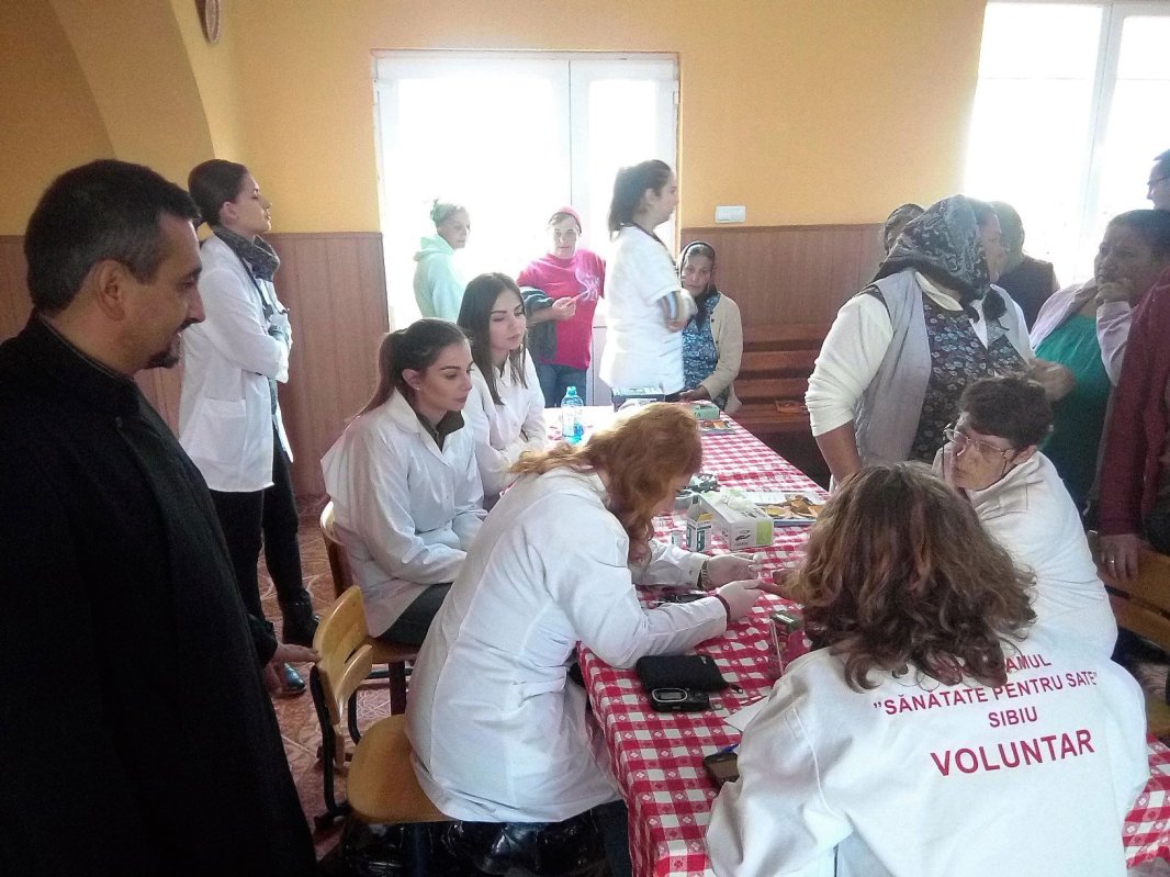 Activități filantropice la Sibiu și Iacobeni 51182