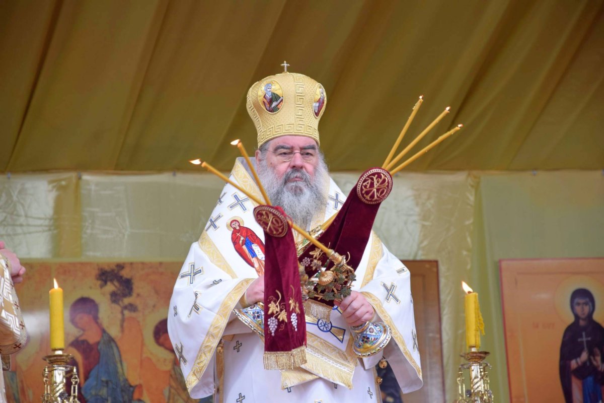 „Dragi pelerini, dumneavoastră creaţi frumuseţea sărbătorii hramului Sfintei Parascheva!“ 51044