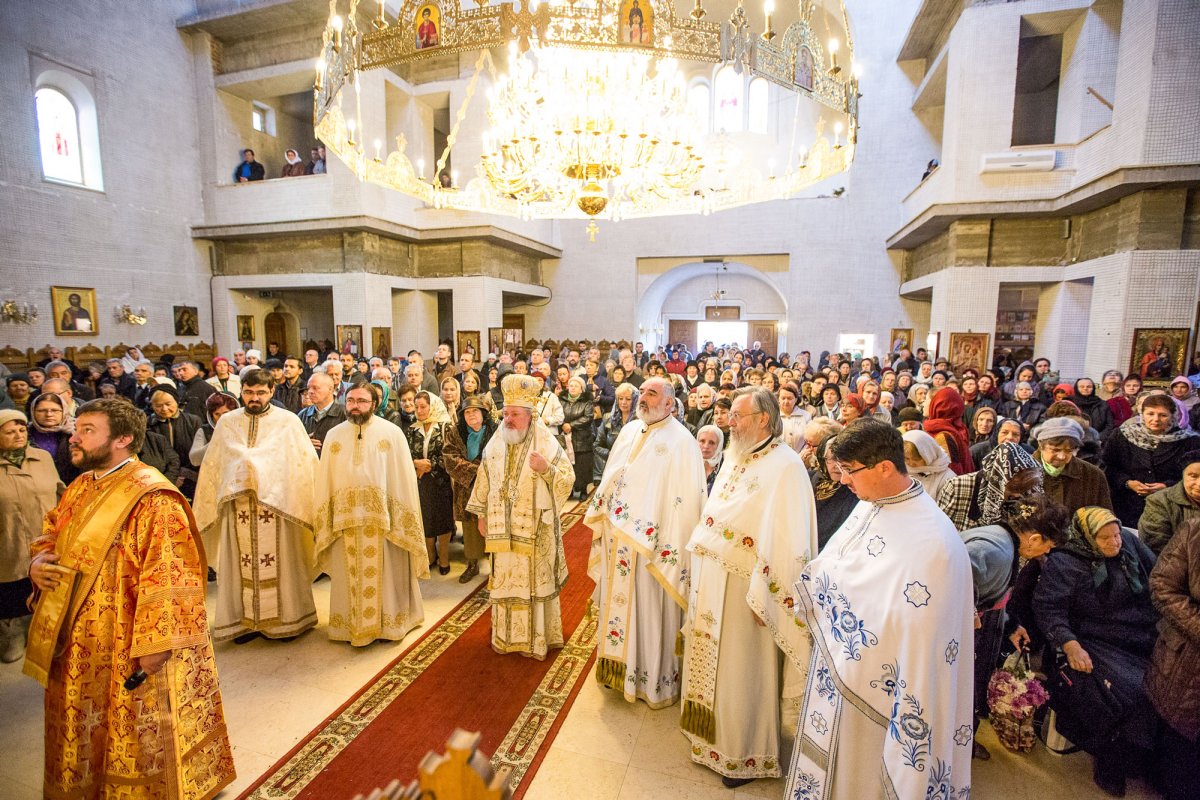 Evlavie bucureșteană către Sfânta Cuvioasă 51078