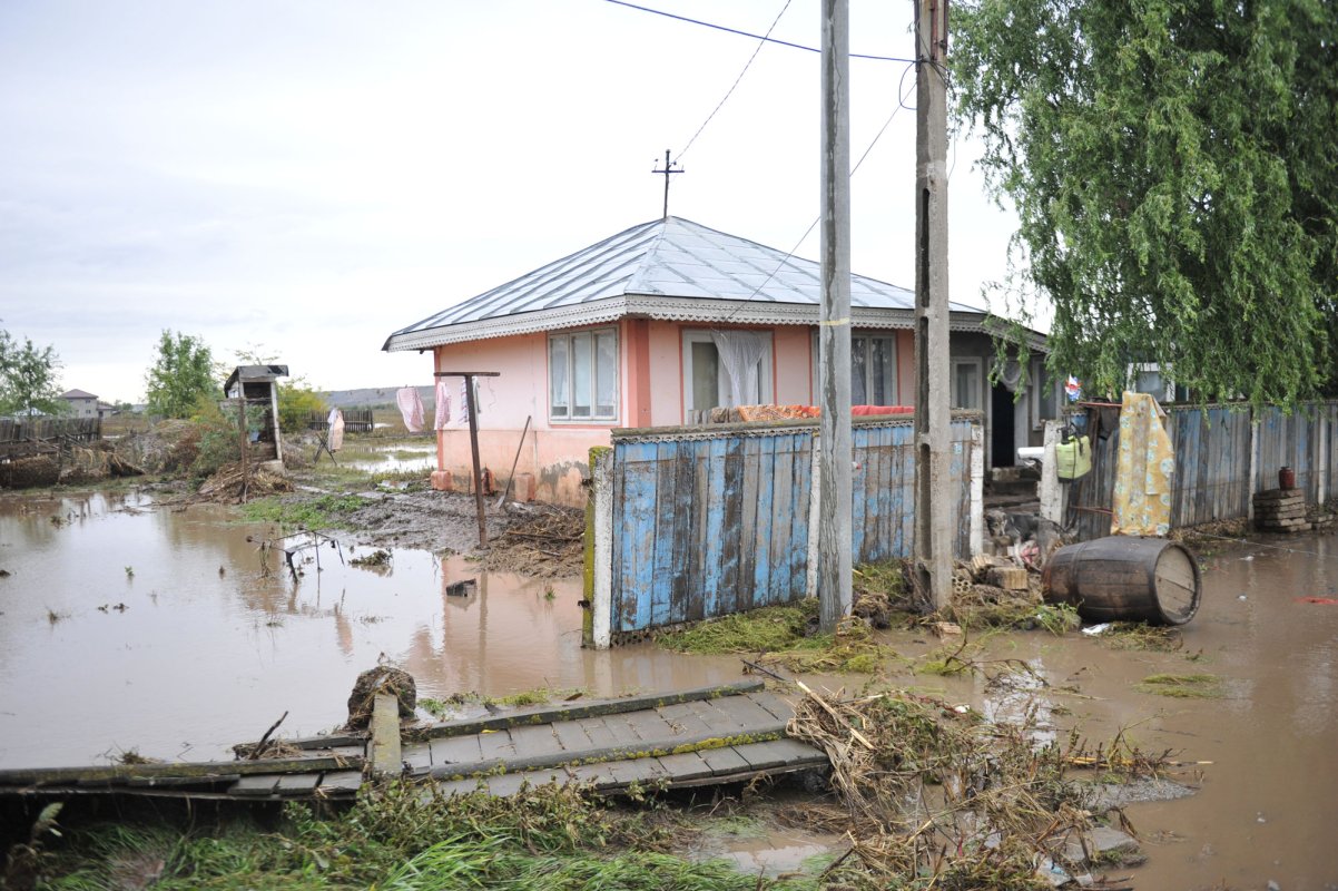 O mână întinsă către cei năpăstuiți 51087