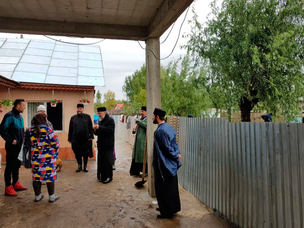 O mână întinsă către cei năpăstuiți 51089