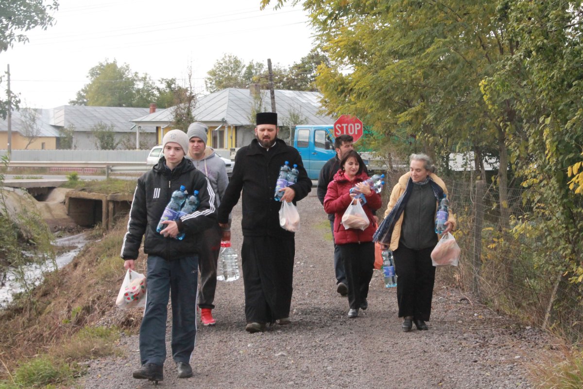 O mână întinsă către cei năpăstuiți 51093