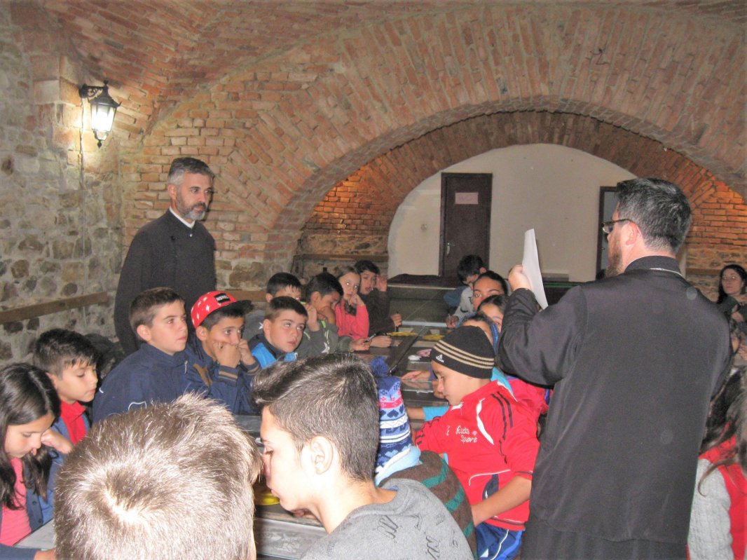 Tabără de creație artistică pentru copii la Seliştat, Braşov 51115