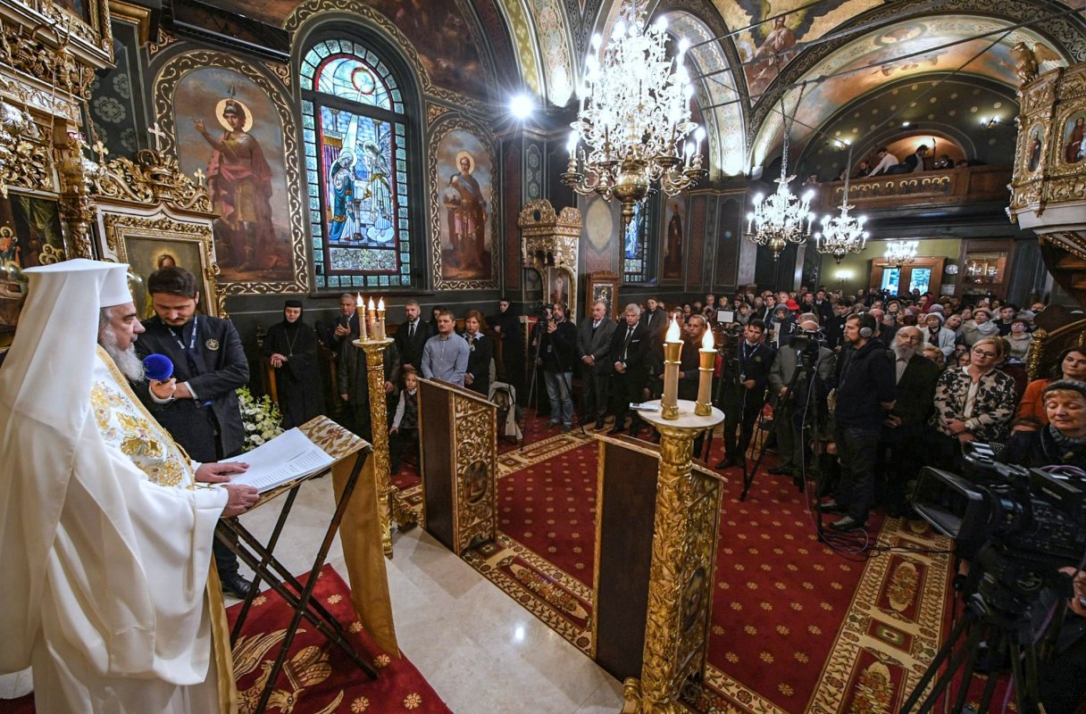 Biserica Albă de pe Calea Victoriei a fost târnosită 50988