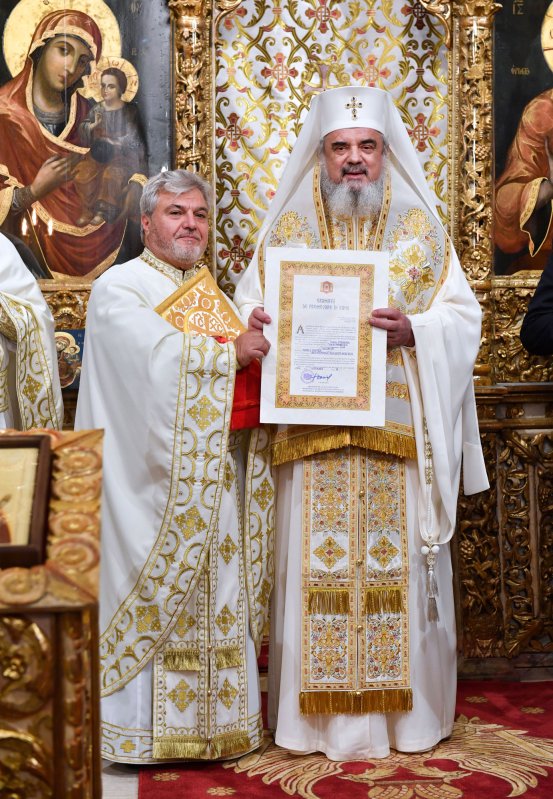 Biserica Albă de pe Calea Victoriei a fost târnosită 50990