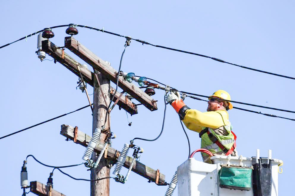 Fonduri pentru racordarea la electricitate a 10.000 de gospodării 51008