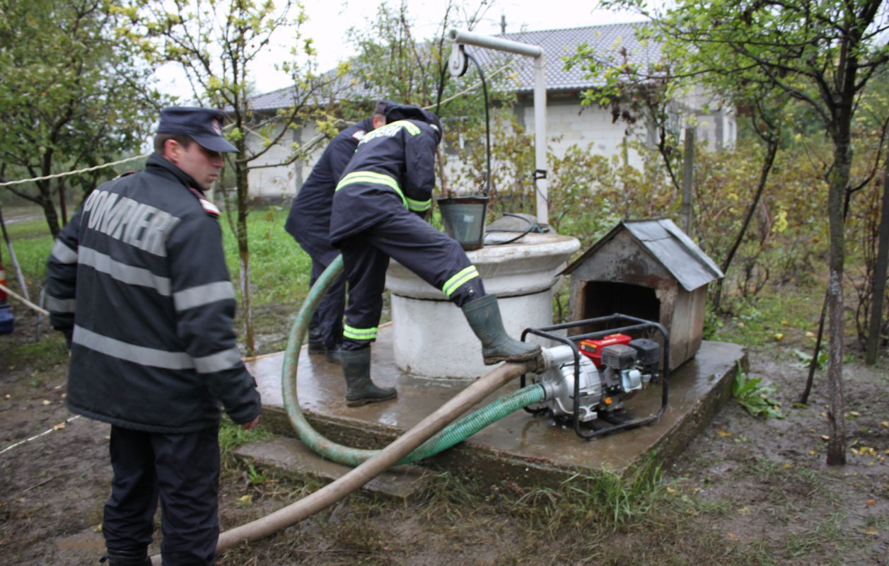 Ajutor pentru familiile afectate de inundații 50935