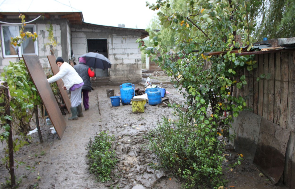 Ajutor pentru familiile afectate de inundații 50936