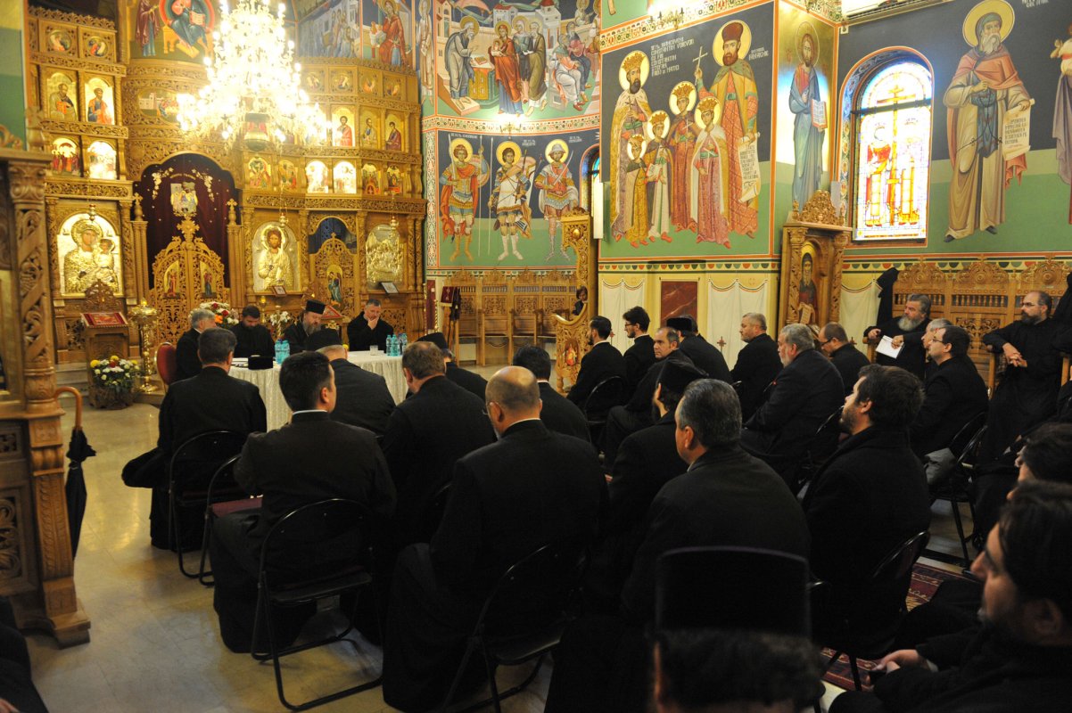 Întâlnire a clericilor din sectorul 2 Capitală 50941