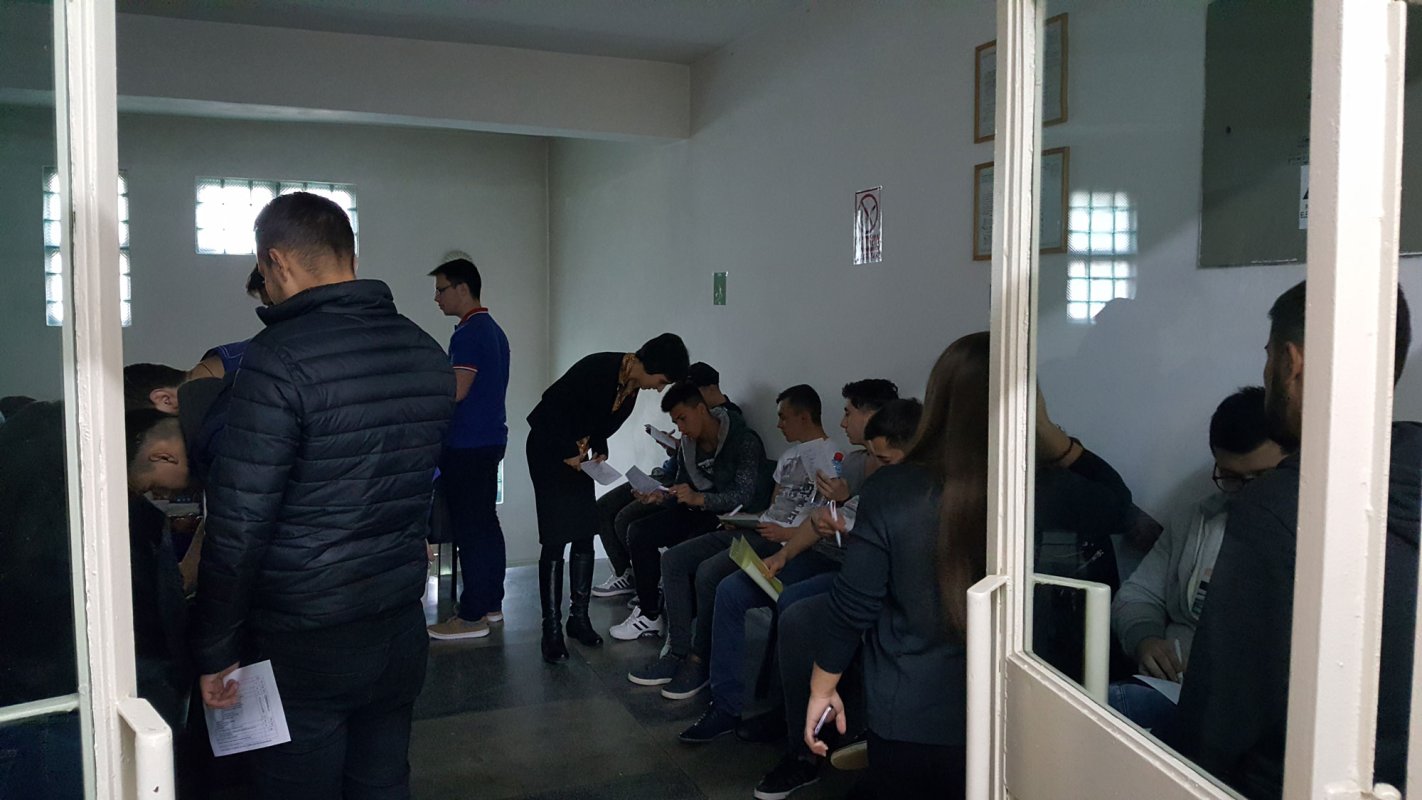 Liceeni din Ploiești au donat sânge 50866