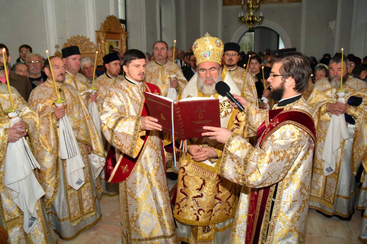 O nouă poartă spre cer în ţinutul moineştean 50838