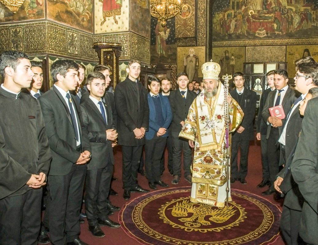 Sărbătoare la Catedrala Arhiepiscopală din Galați 50856
