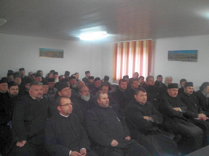 Şedinţa administrativă a preoţilor din Protopopiatul Moineşti 50697
