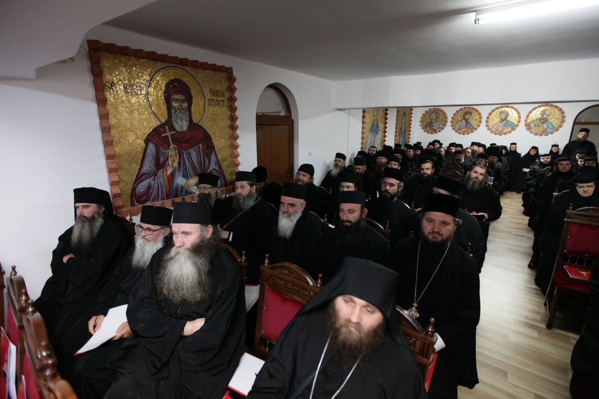 Sinaxă mitropolitană la Mănăstirea Scărişoara Nouă 50702