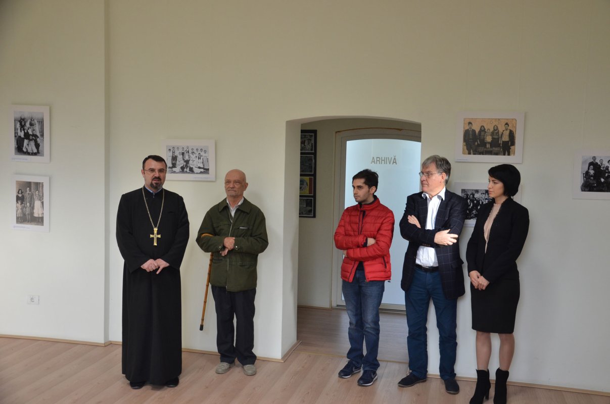 Expoziția „Imagini de familie dintr-o insulă de românitate”, la Timișoara 50659