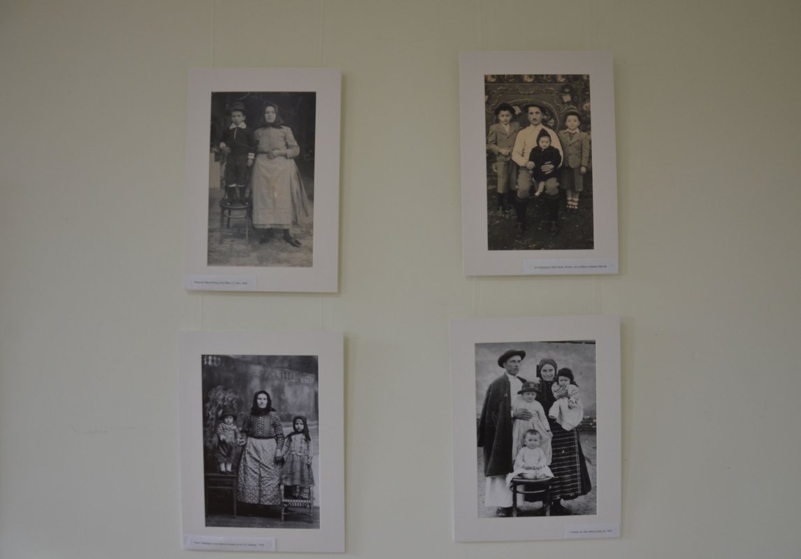 Expoziția „Imagini de familie dintr-o insulă de românitate”, la Timișoara 50660